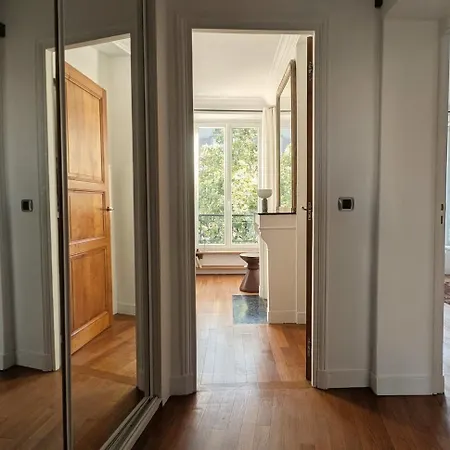 Apartment Parisian Charm, Sunny Apartment, Beautiful Views